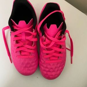 Toddler girls hot pink soccer cleats